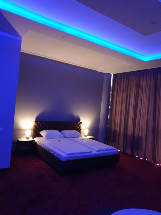 Lex Trend Hotel Irpin Bagian luar foto