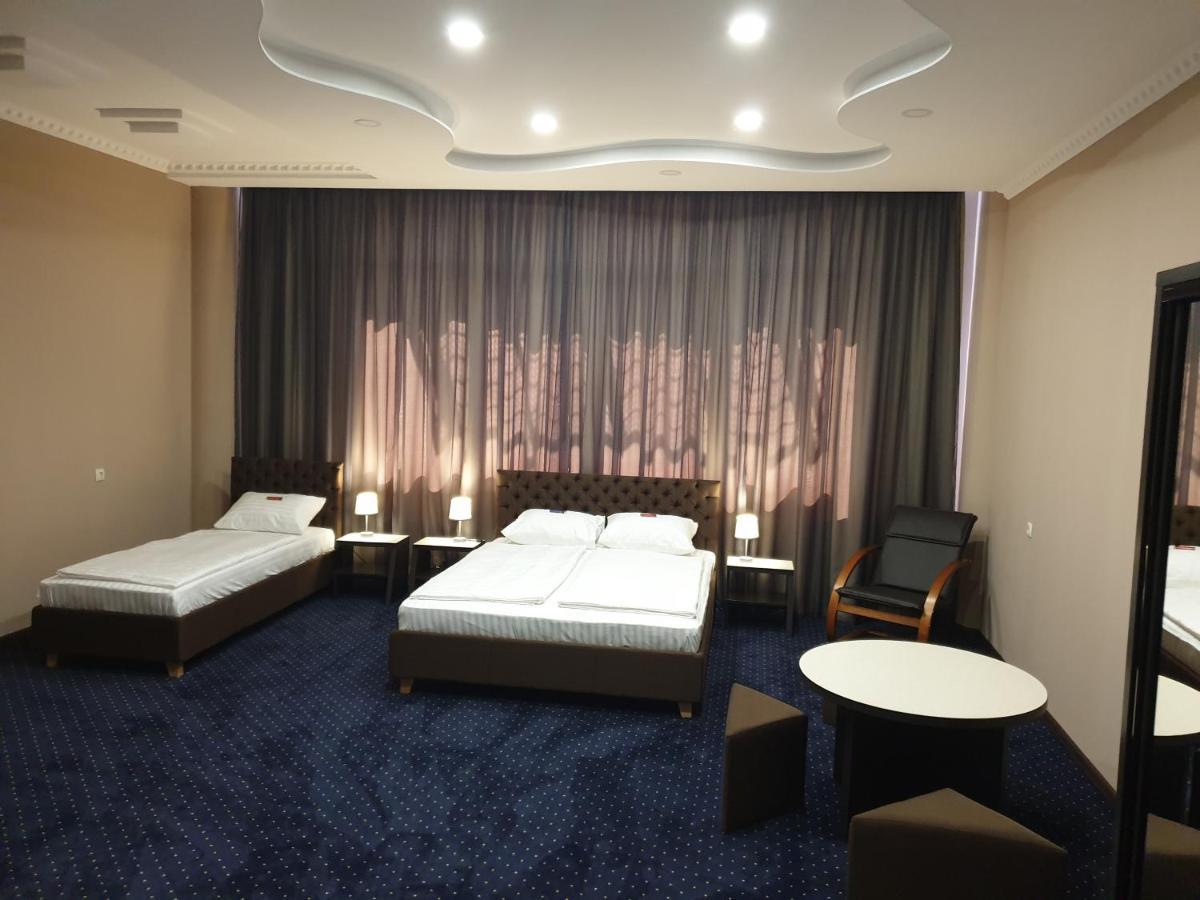 Lex Trend Hotel Irpin Bagian luar foto