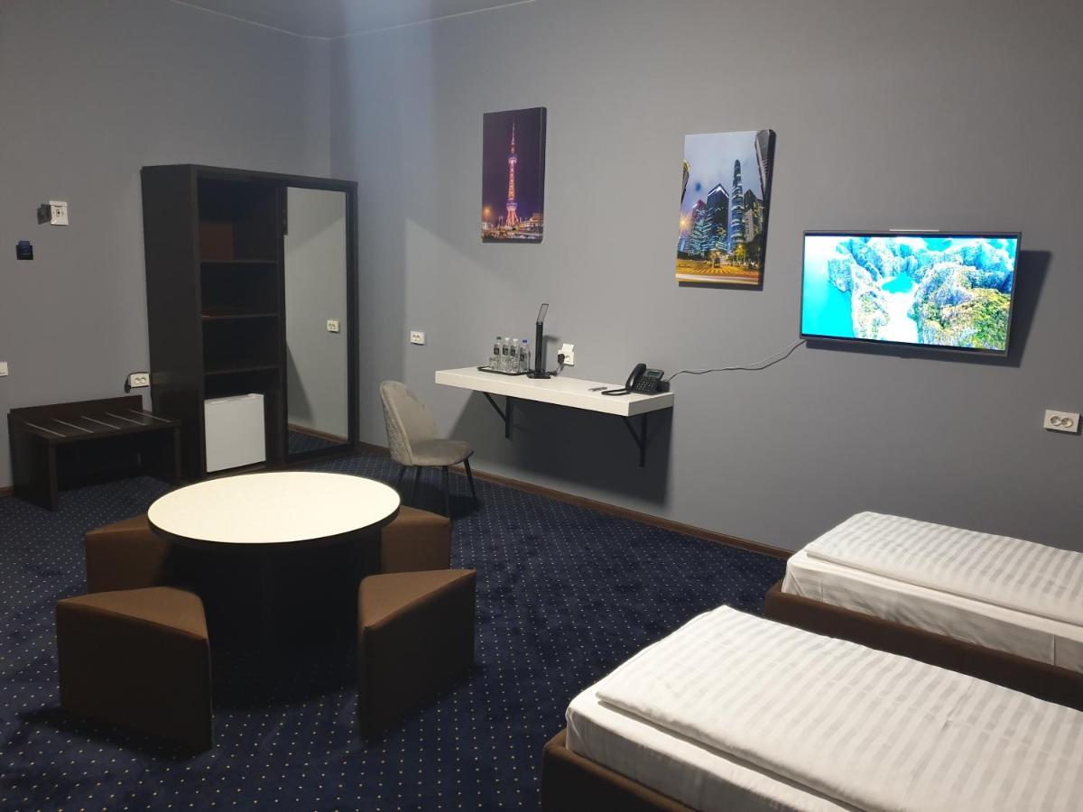 Lex Trend Hotel Irpin Bagian luar foto