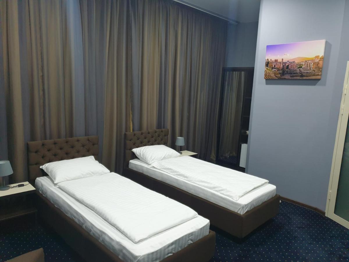 Lex Trend Hotel Irpin Bagian luar foto