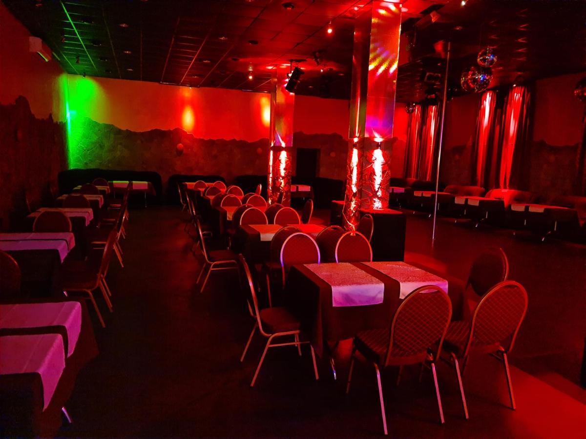 Lex Trend Hotel Irpin Bagian luar foto