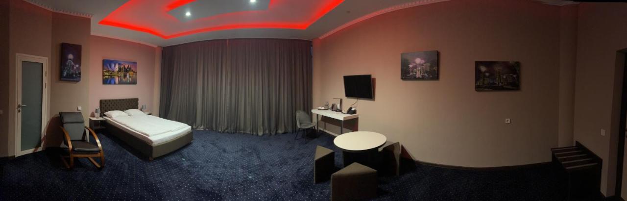 Lex Trend Hotel Irpin Bagian luar foto