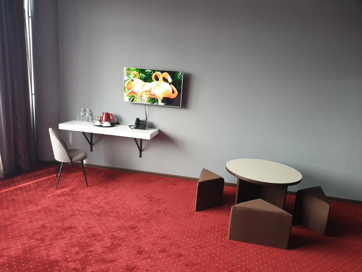 Lex Trend Hotel Irpin Bagian luar foto