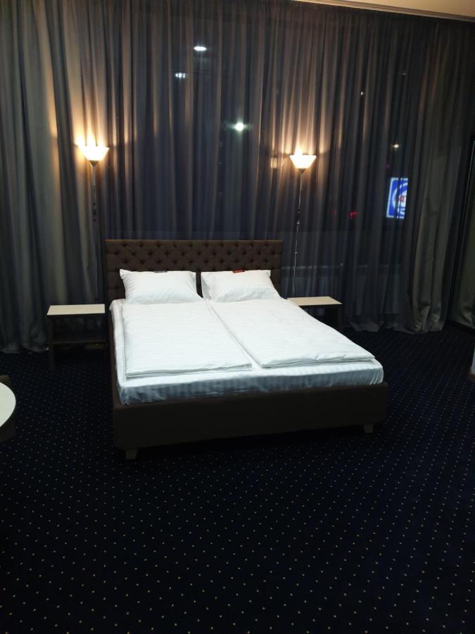 Lex Trend Hotel Irpin Bagian luar foto