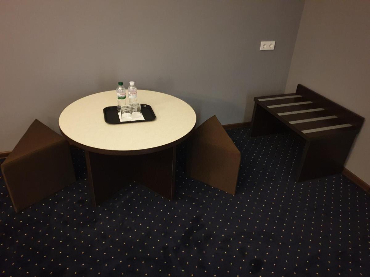 Lex Trend Hotel Irpin Bagian luar foto