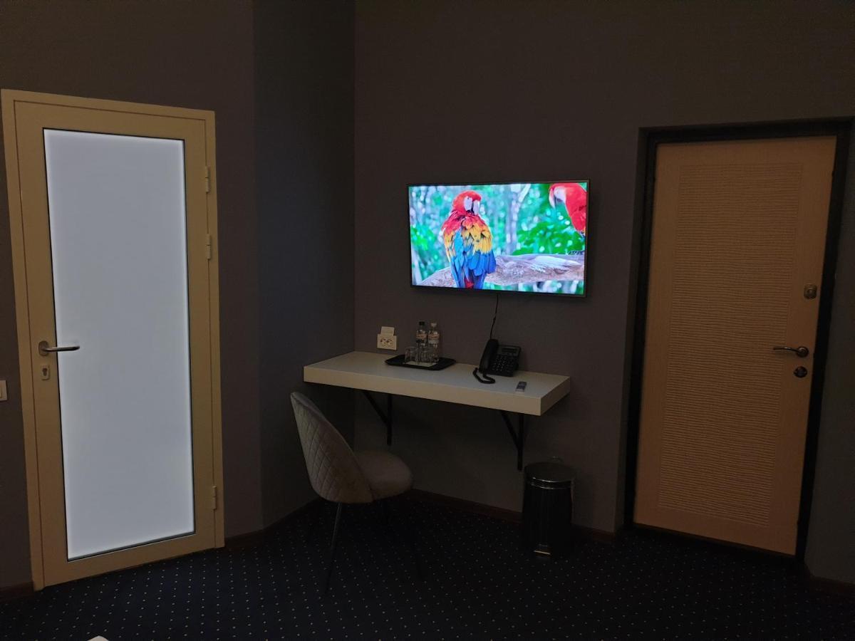 Lex Trend Hotel Irpin Bagian luar foto