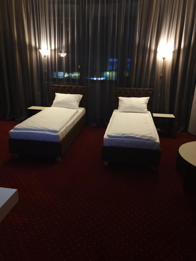 Lex Trend Hotel Irpin Bagian luar foto